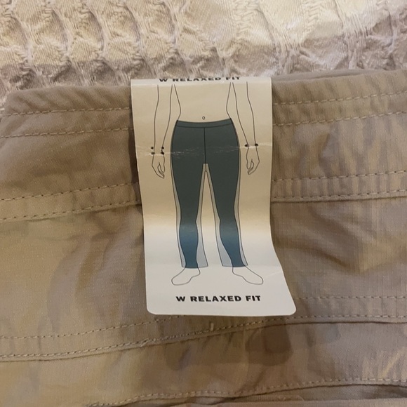 The North Face Relaxed Fit W Horizon Betty Capris in color Dune Beige - Picture 5 of 6
